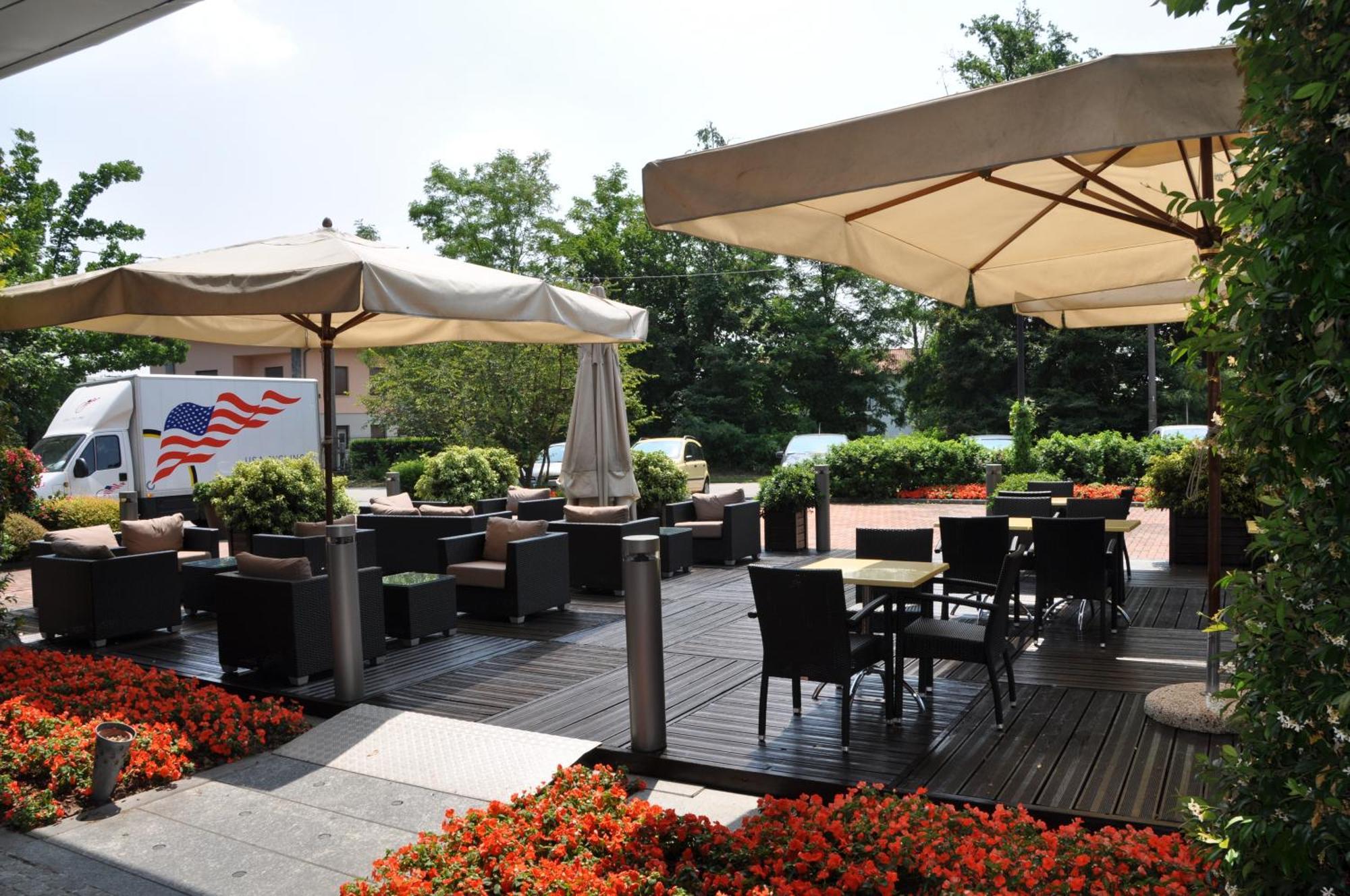First Hotel Malpensa Case Nuove  Exterior photo