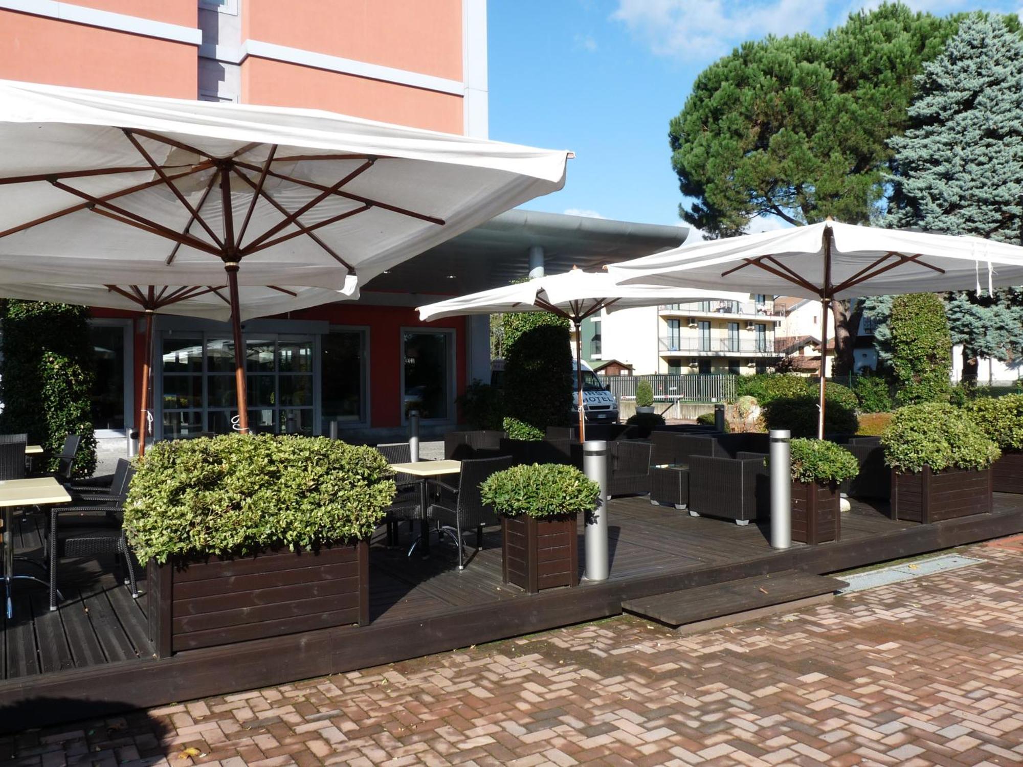 First Hotel Malpensa Case Nuove  Exterior photo
