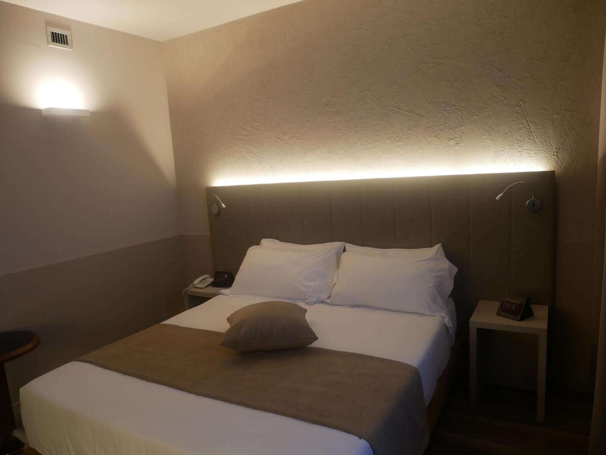 First Hotel Malpensa Case Nuove  Room photo
